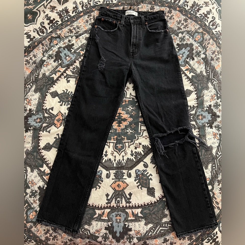 Abercrombie Ultra High Rise 90’s Straight Jean